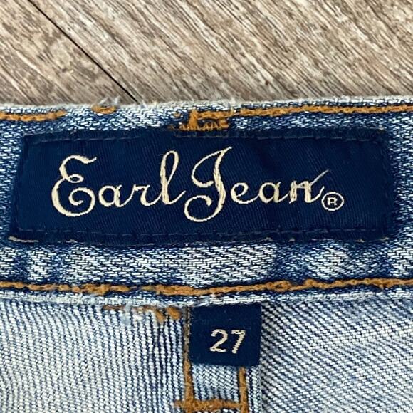 Earl Jeans Denim Jean Shorts in Light-Medium Wash - Picture 7 of 7